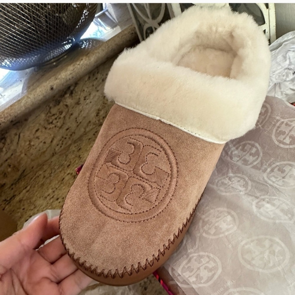 Tory Burch Women's Coley 2 Slippers in Natural Suede - Shearling  w/box included